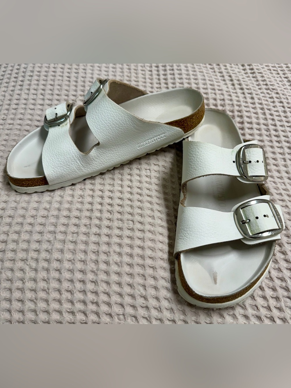 Birkenstock Arizona Big Buckle - White Size 40
Regular/Wide Width